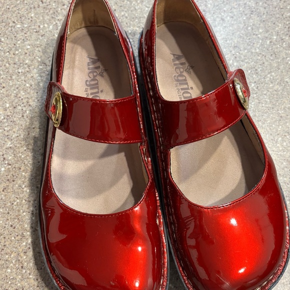 Alegria Womens Red Patent Mary Jane Shoes - Picture 3 of 8